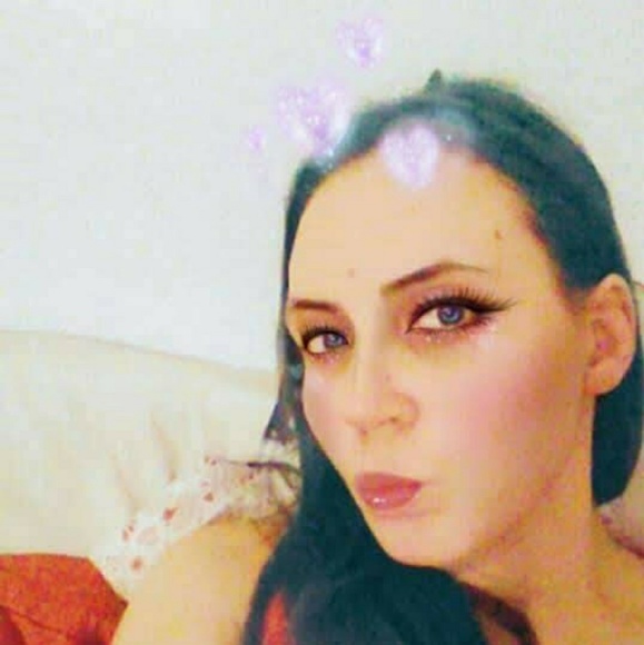 Meet your Posher, Katie - Picture 3 of 3